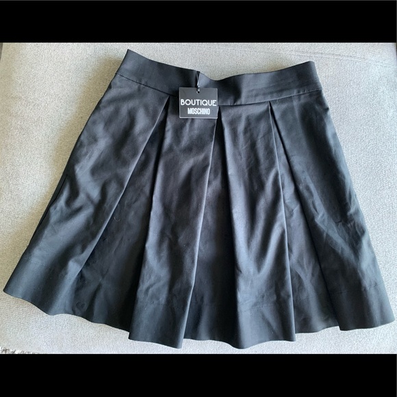 Moschino Dresses & Skirts - Moschino boutique black pleated skirt